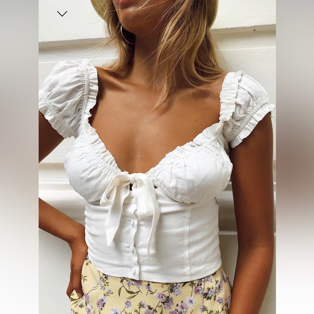 ELOISE CROP TOP IN BLACK PRINCESS POLLY